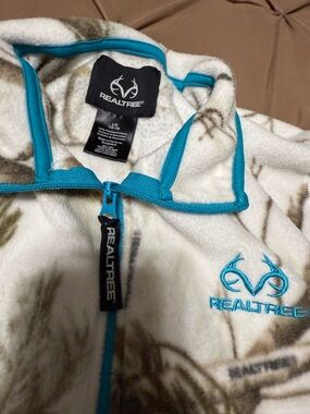 Realtree Teal-Trim White Fleece Jacket
